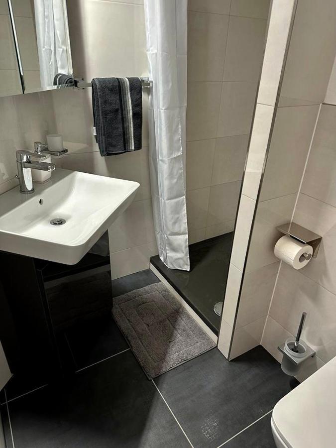 Flexible, Schoene Und Gut Aussehende Feriensuite Reutlingen Exterior foto